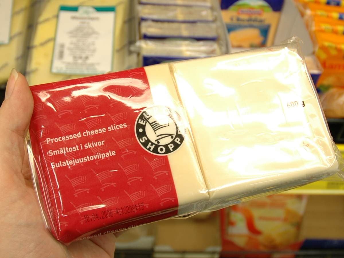 Processed cheese slices